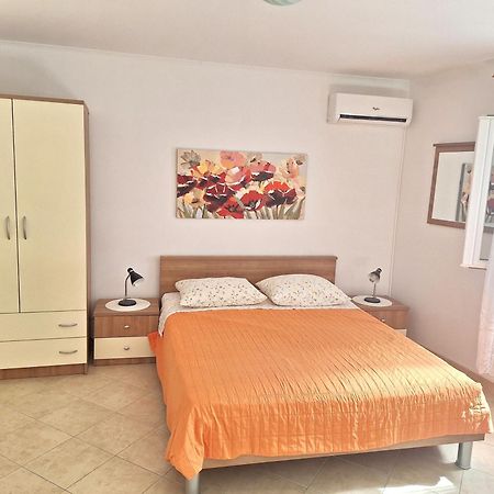 Apartments Boris Затон Екстериор снимка